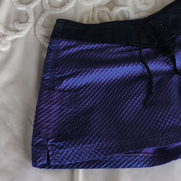 1990s Vintage Metallic Surf Style Short Shorts - Picture 14 of 15